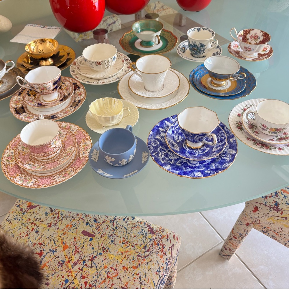 Elegant Multicolor Tea Cup Set